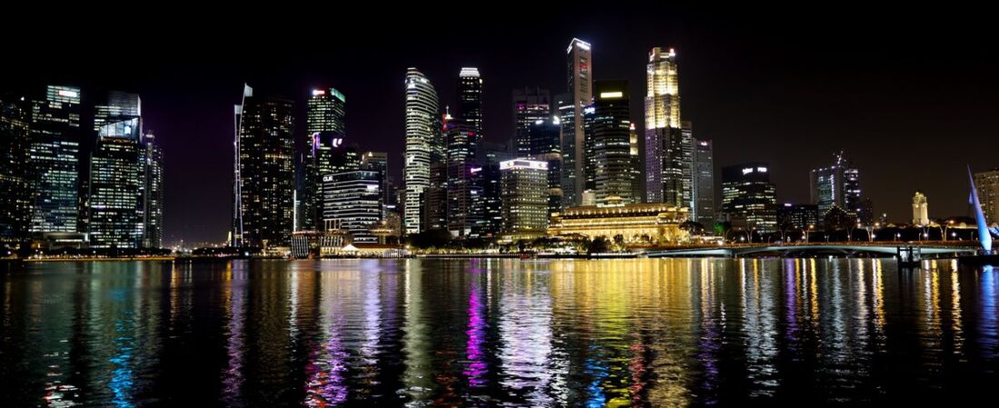 Clubbing in Singapore: City Centre Nightlife Guide, Hours, Prices & Tips